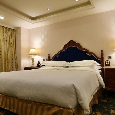 Royal Seasons Hotel Taipei ‧ Nanjing W. מראה חיצוני תמונה
