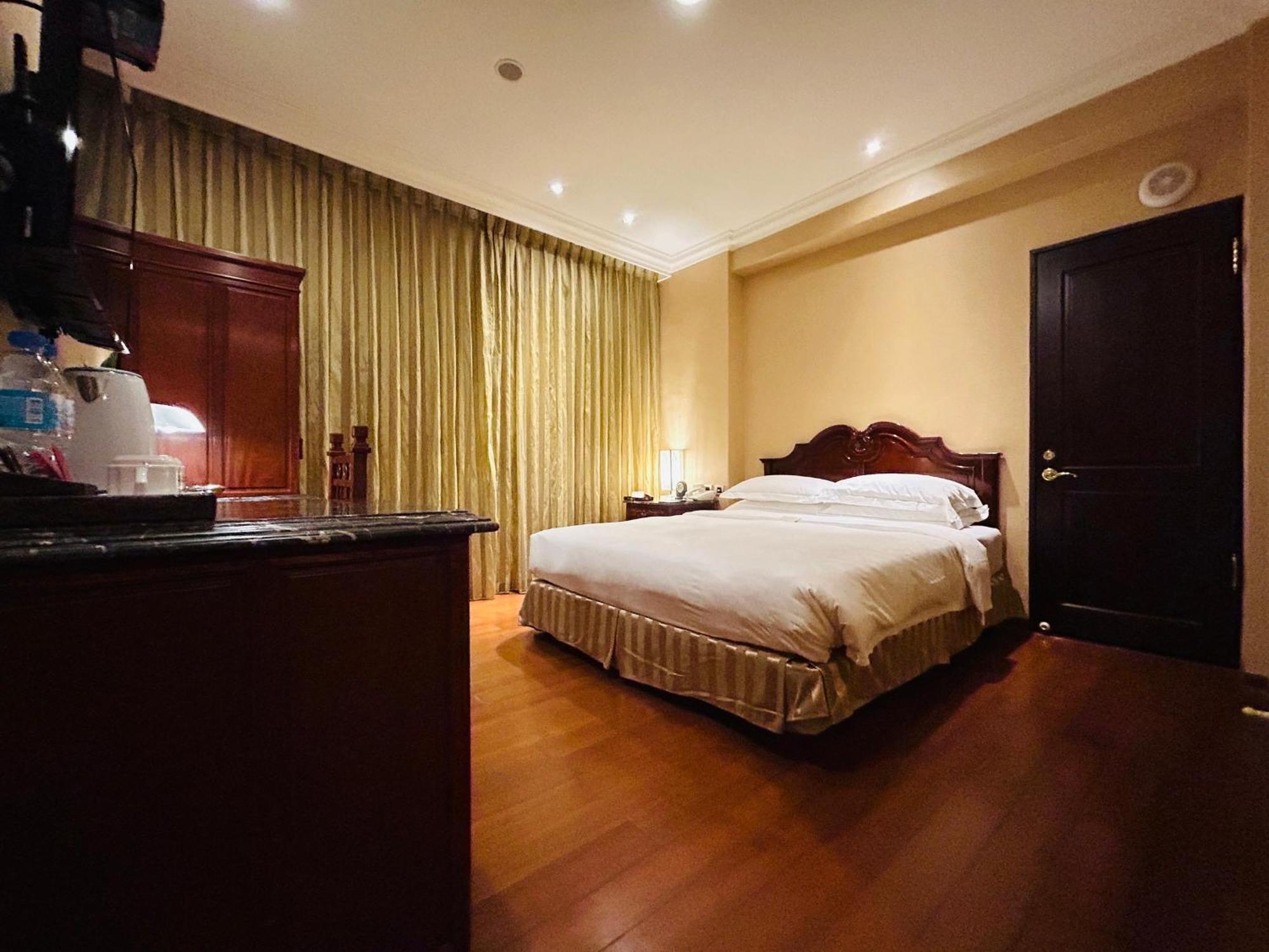 Royal Seasons Hotel Taipei ‧ Nanjing W. מראה חיצוני תמונה