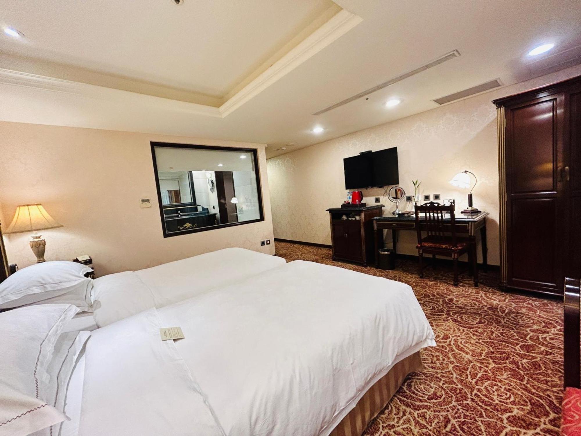 Royal Seasons Hotel Taipei ‧ Nanjing W. מראה חיצוני תמונה