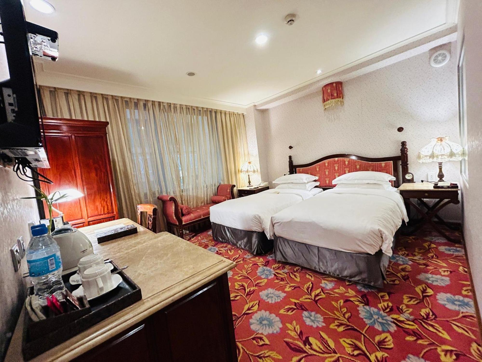 Royal Seasons Hotel Taipei ‧ Nanjing W. מראה חיצוני תמונה