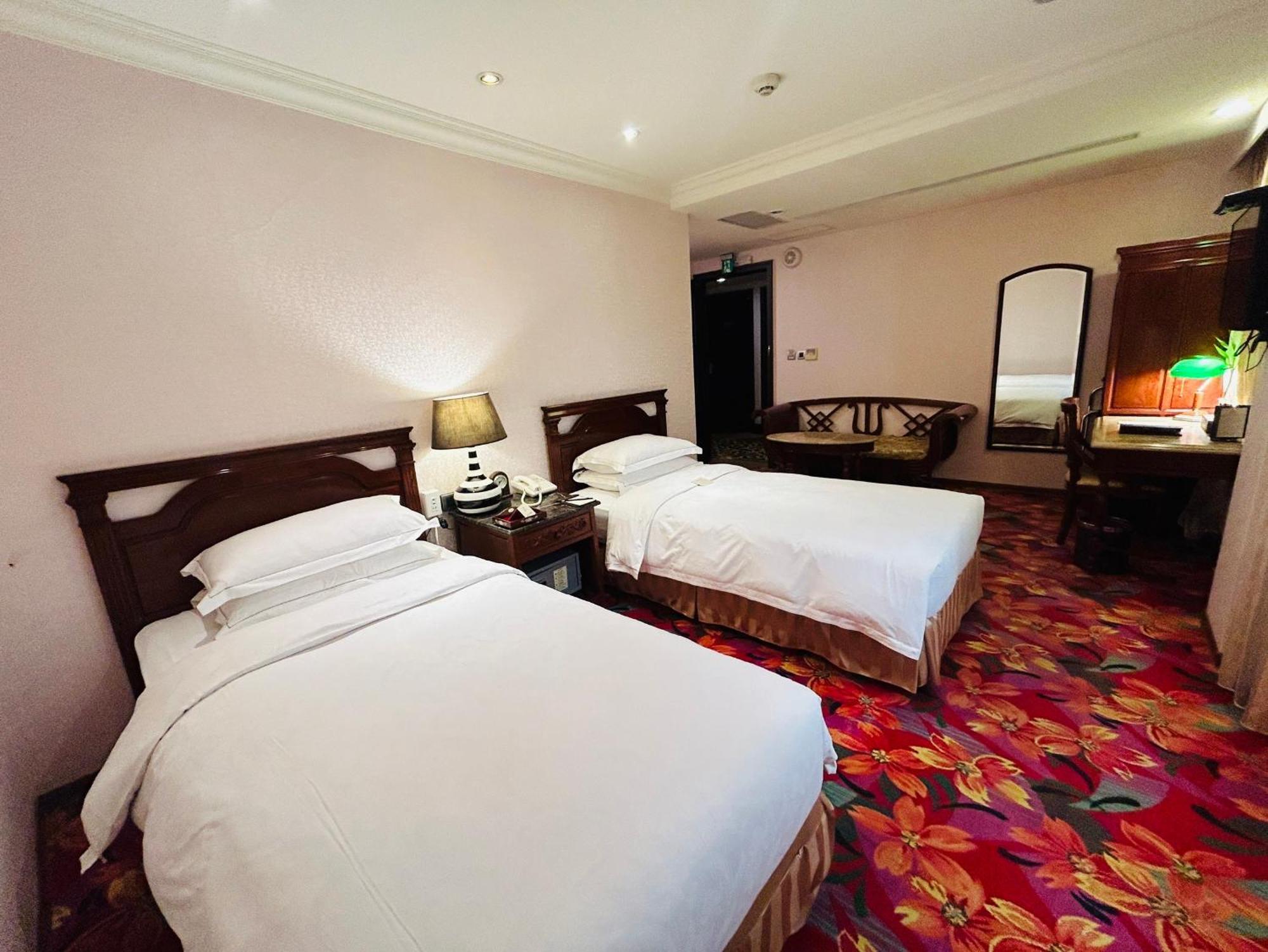 Royal Seasons Hotel Taipei ‧ Nanjing W. מראה חיצוני תמונה