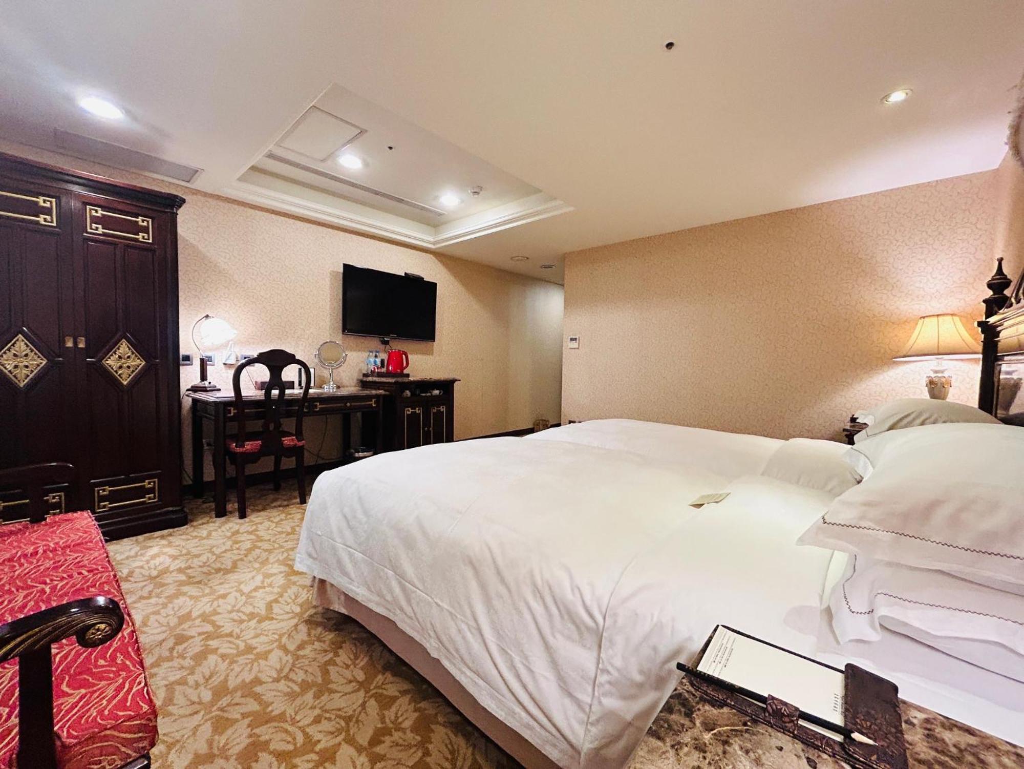 Royal Seasons Hotel Taipei ‧ Nanjing W. מראה חיצוני תמונה