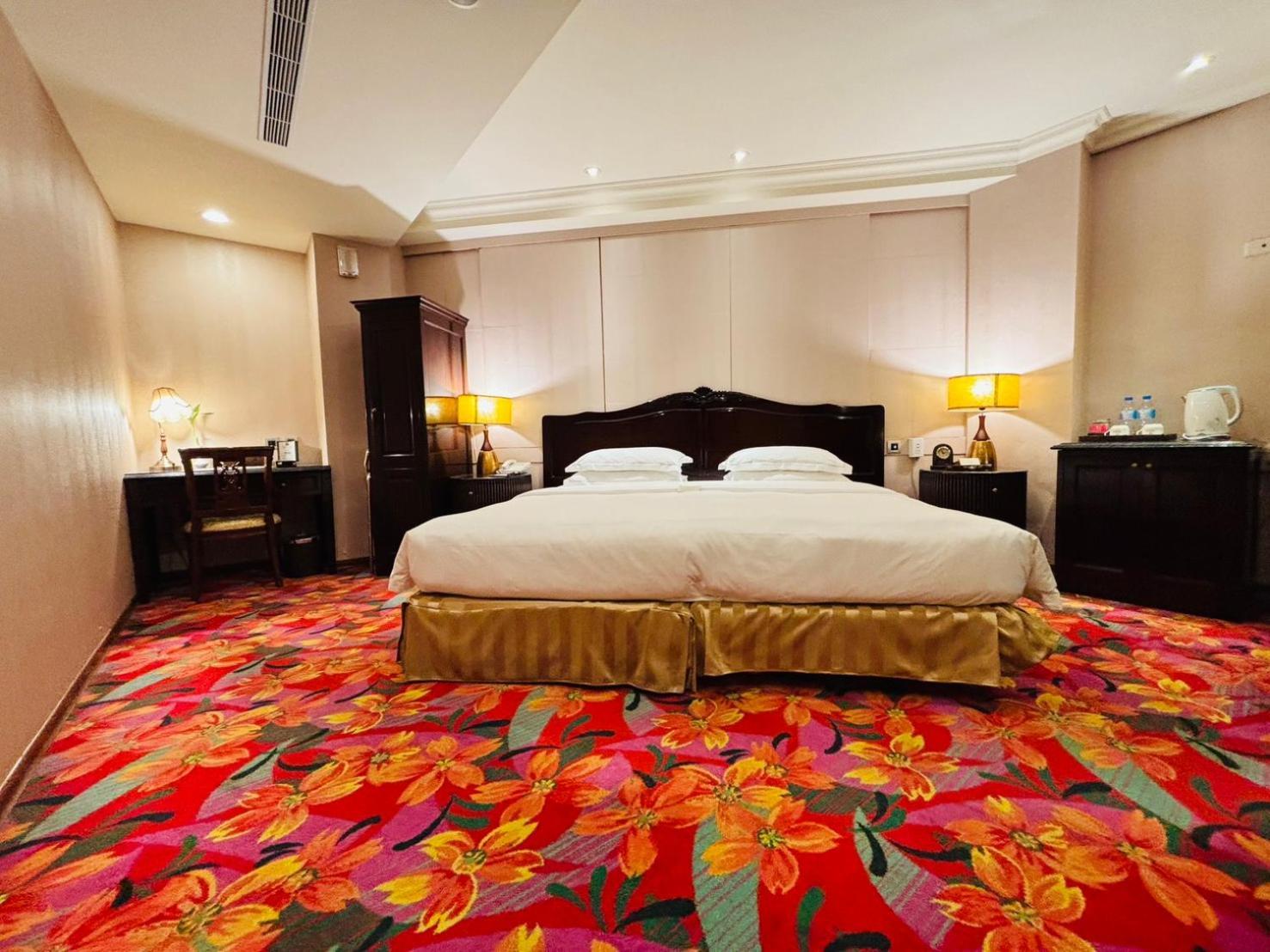 Royal Seasons Hotel Taipei ‧ Nanjing W. מראה חיצוני תמונה