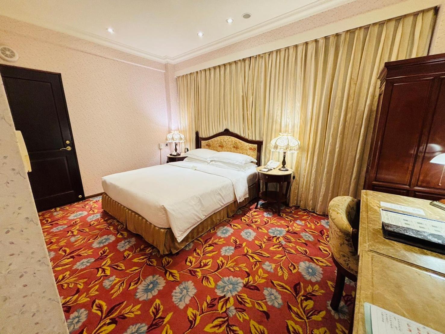 Royal Seasons Hotel Taipei ‧ Nanjing W. מראה חיצוני תמונה