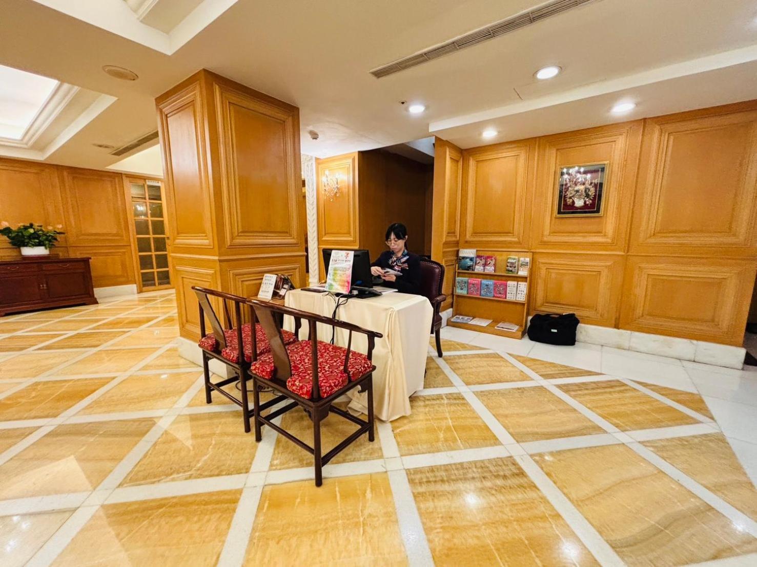 Royal Seasons Hotel Taipei ‧ Nanjing W. מראה חיצוני תמונה